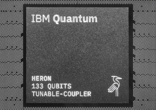 IBM Quantum 133 Qubit HERON sm