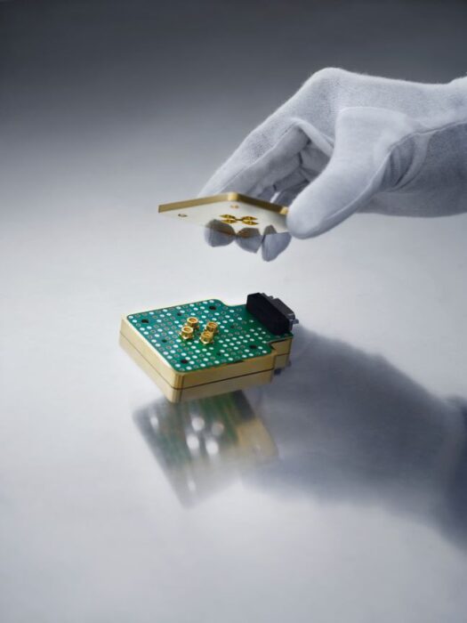 SemiQon 4 Qubit Hand SM